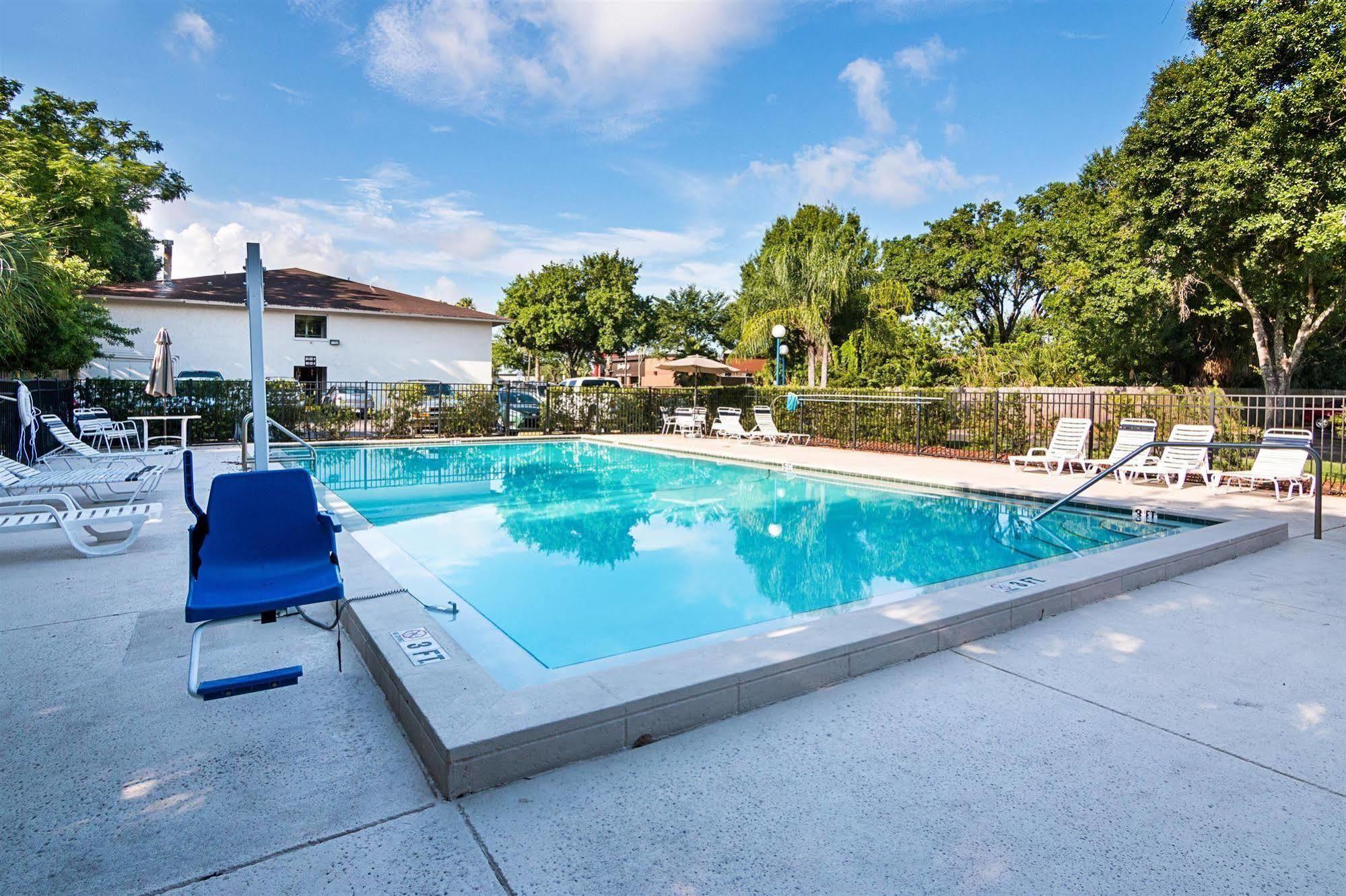 Motel 6-Tampa, Fl - Fairgrounds Heartland Exterior foto